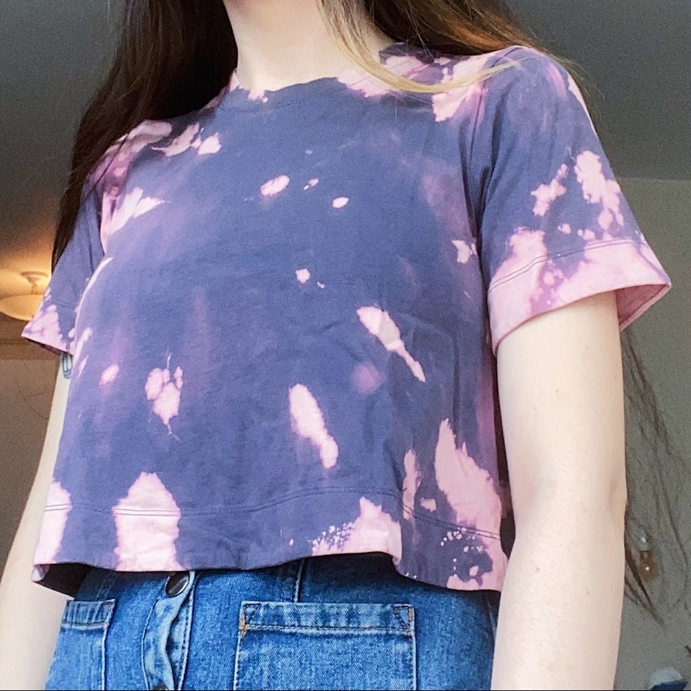 Wilfred Aritzia Cropped Boxy T-Shirt Bleach Dyed Pink and Purple